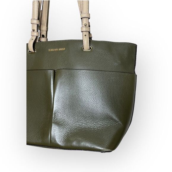 Michael Kors Bedford Medium Soft Leather Tote in Green - Picture 5 of 16